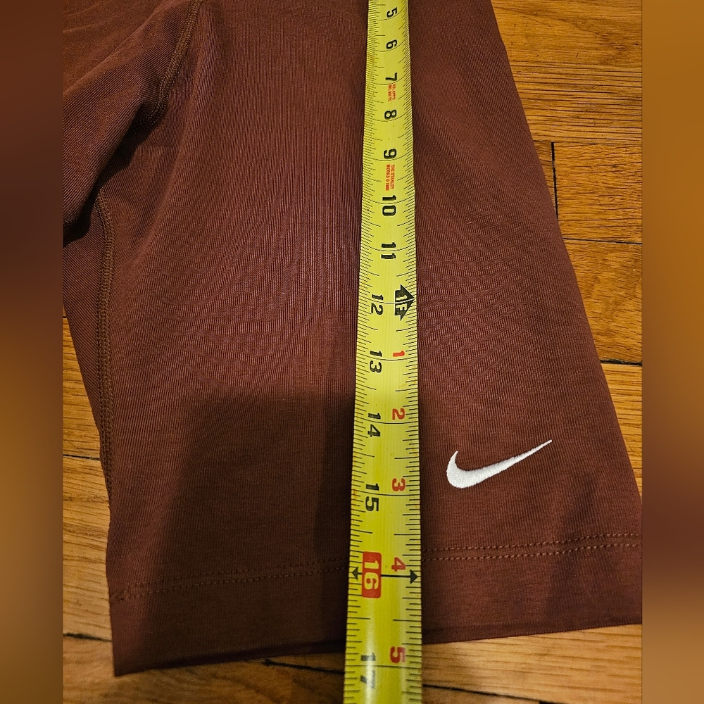 Nike Women's Sportswear Essential Bike Shorts Burgundy Sz Small cz8526-231 New - Picture 8 of 8